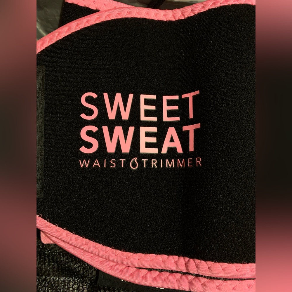 NWT SLIMMING SWEET SWEAT BAND